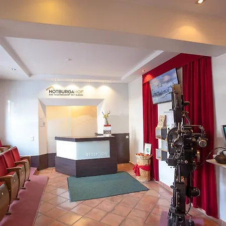 فندق Jugendhotel Notburgahof *