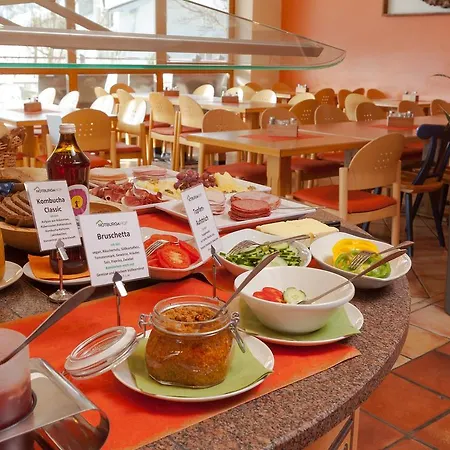 Jugendhotel Notburgahof فندق بيسندورف