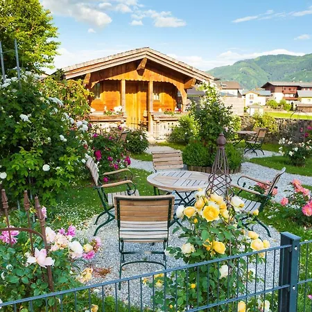 Jugendhotel Notburgahof فندق بيسندورف